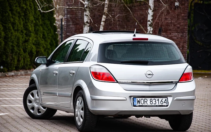 Opel Astra cena 12600 przebieg: 260000, rok produkcji 2005 z Złocieniec małe 497